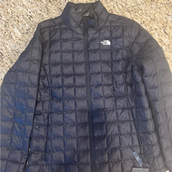 Women’s Northface Thermoball ECO 2.0 - Picture 7 of 11